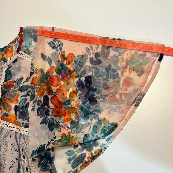Fig and Flower Top Size S Sheer Flutter Sleeve Semi Sheer Lace - Picture 9 of 10